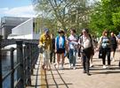 Fluss Bad Berlin - Spaziergang durchs Projektgebiet im Rahmen des Tags der Städtebauförderung 2023 (Foto: Annette Hauschild, Ostkreuz)